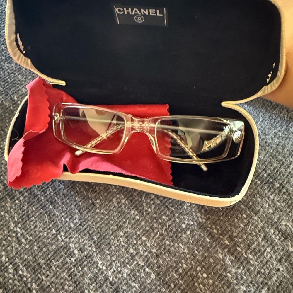 CHANEL vintage 2002 transparent and Silver sunglasses. NIB.